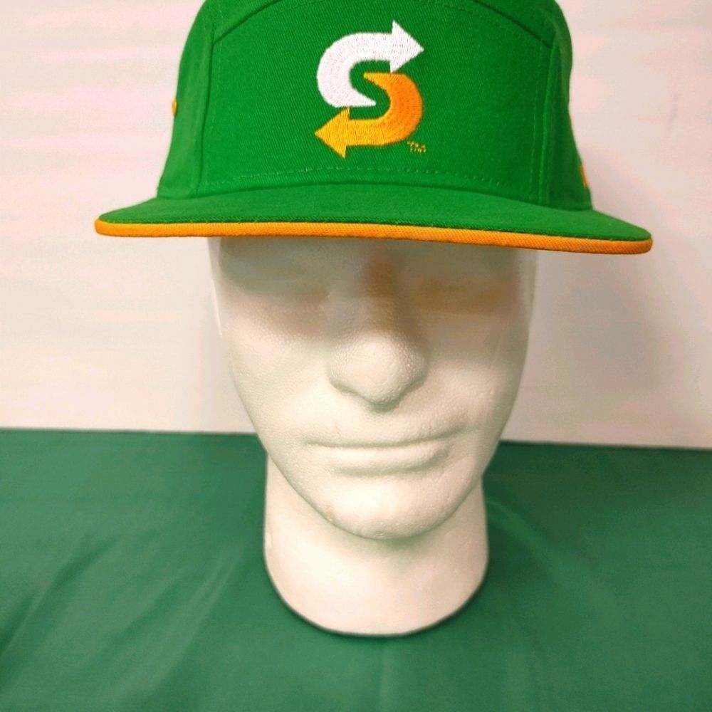 UNISEX SUBWAY FLAT FITTED CAP.